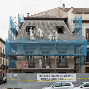 Retirada de amianto en edificio residencial de Madrid con ayudas de la Comunidad de Madrid en 2026